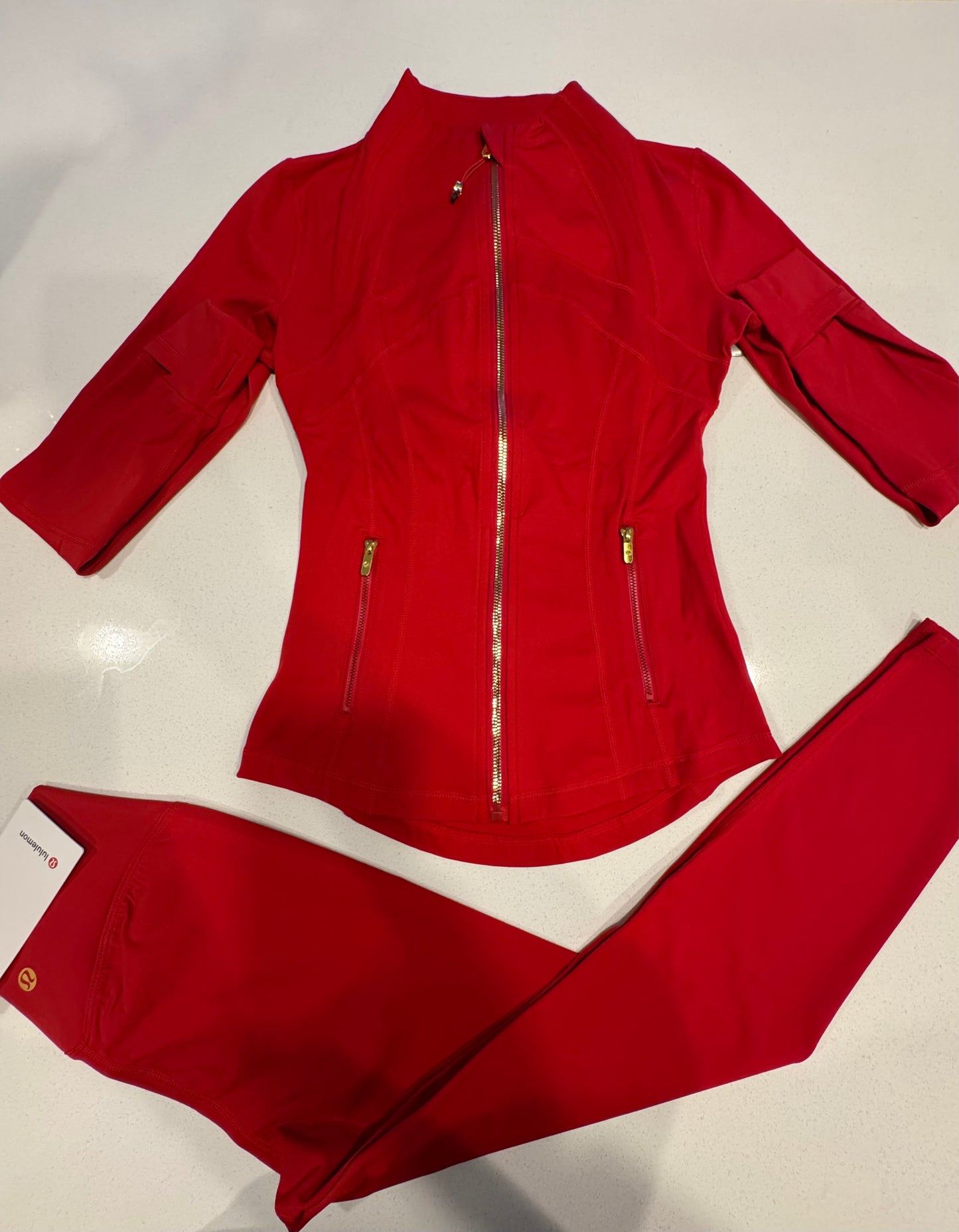 Define 2-Piece Set — Red