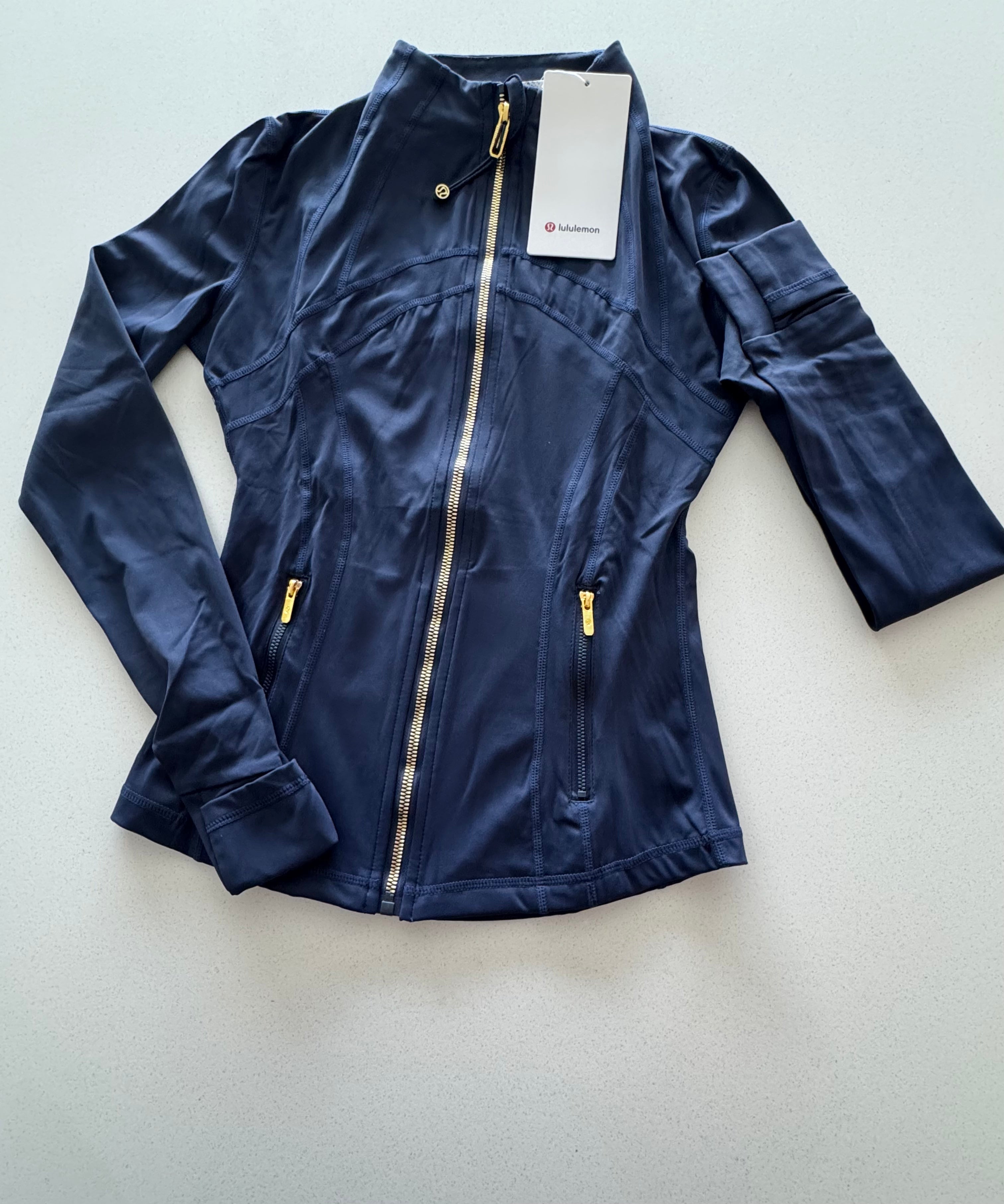 Navy Blue W/ Gold Zipper I NWT  🏷️ I  LuLuLemon Athletica Define Women’s 2-Piece Set